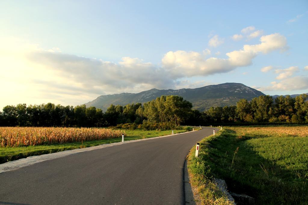Apartma Kamp Ajdovščina エクステリア 写真